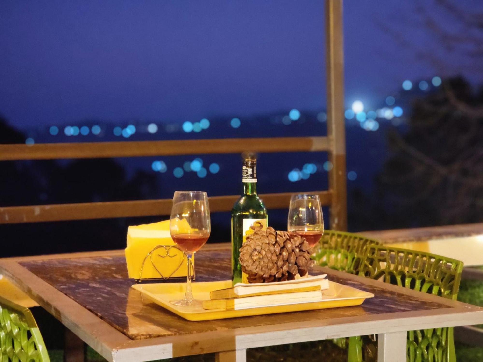 Pine Valley Resort Kasauli Buitenkant foto