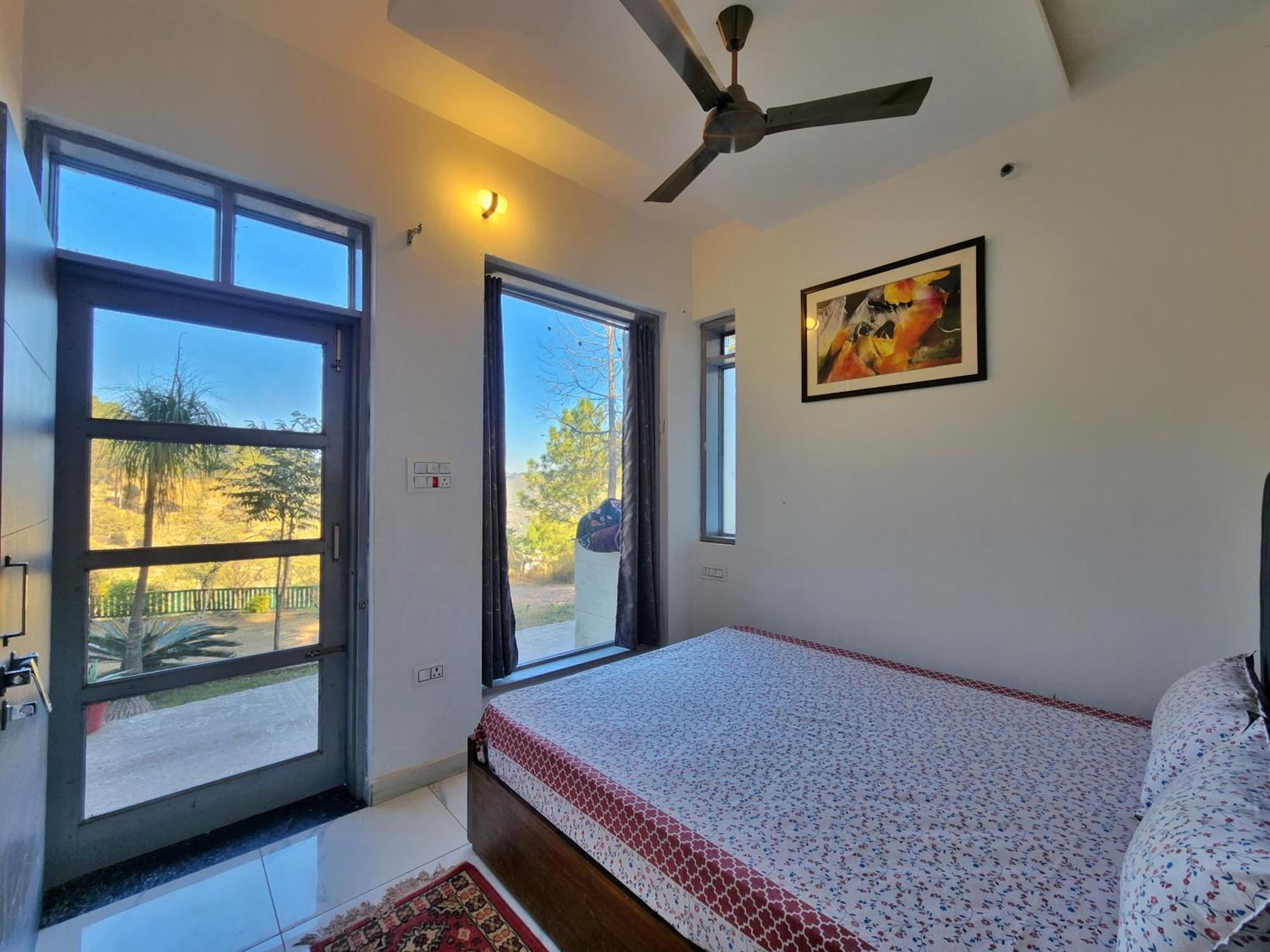 Pine Valley Resort Kasauli Buitenkant foto